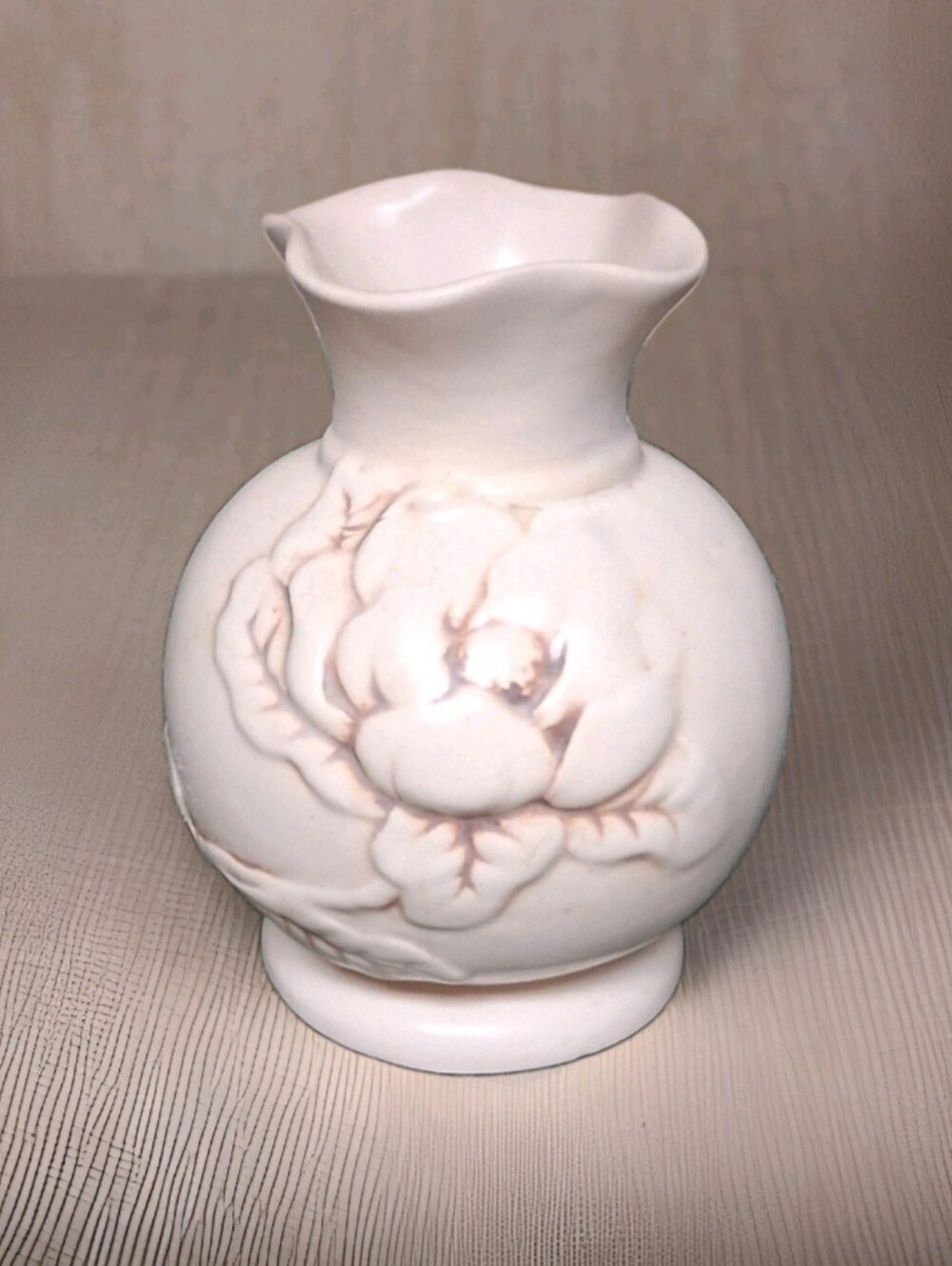 Vintage Red Wing 6” Tall Ivory & Brown Pottery Vase Magnolia #975